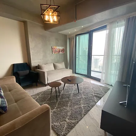 Apartment Queen By A *