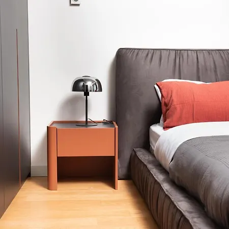 Queen By A Apartman